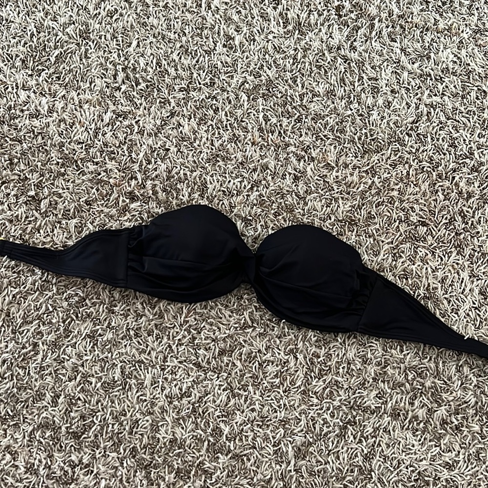 Black strapless bikini top